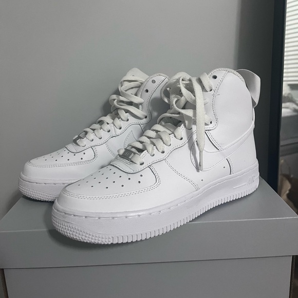 COPY - Youth Nike Air Force high top! - Picture 1 of 3